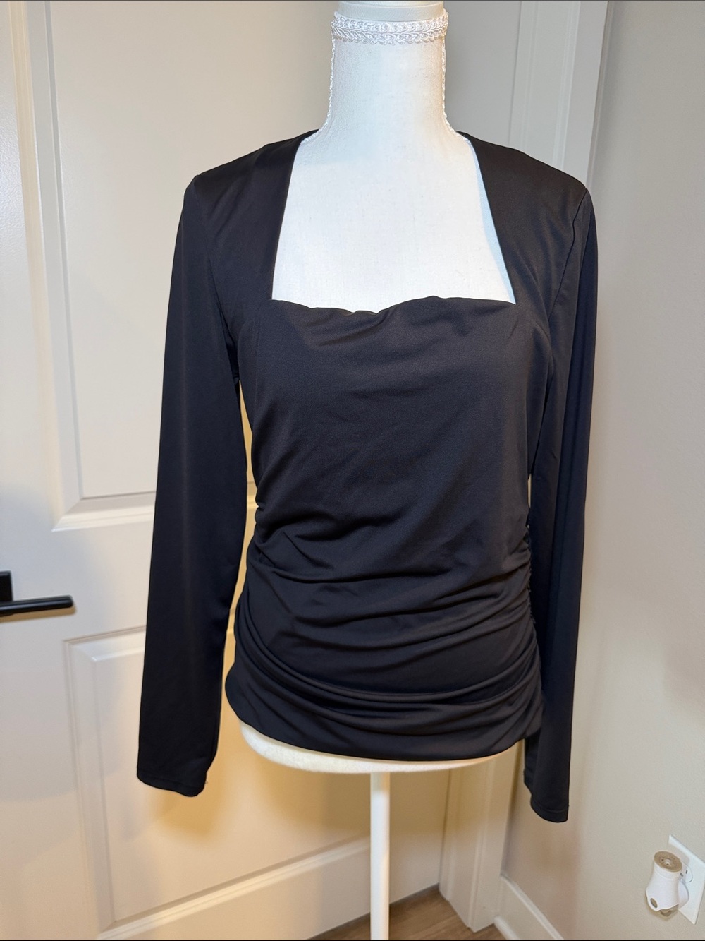 Women's Black Square-Neck Long Sleeve Ruched Top